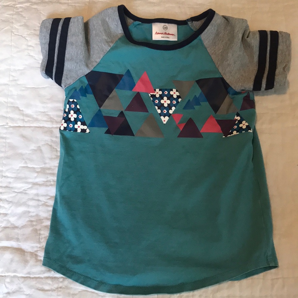110 Hanna Andersson Graphic Tee